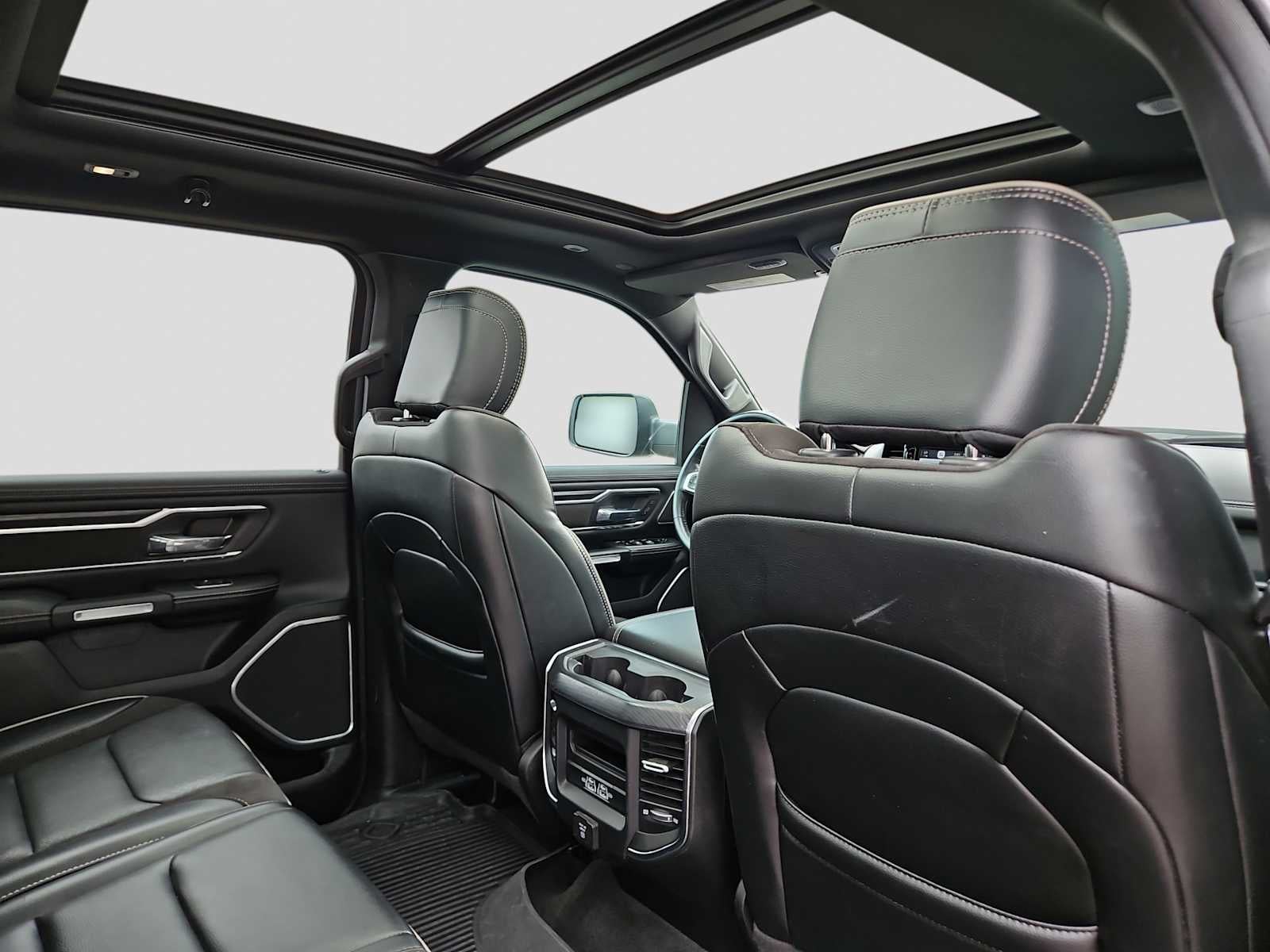 2023 RAM 1500 Laramie Crew Cab 4x2 5'7' Box