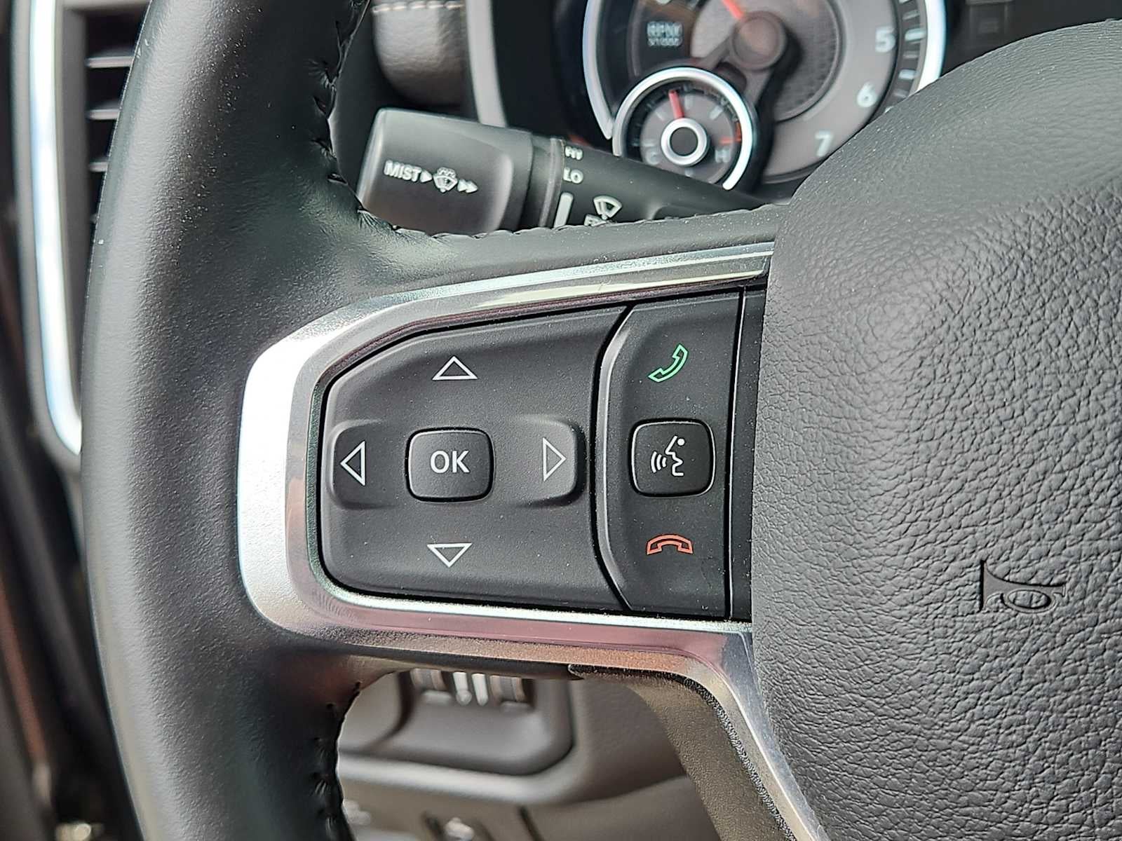 2023 RAM 1500 Laramie Crew Cab 4x2 5'7' Box