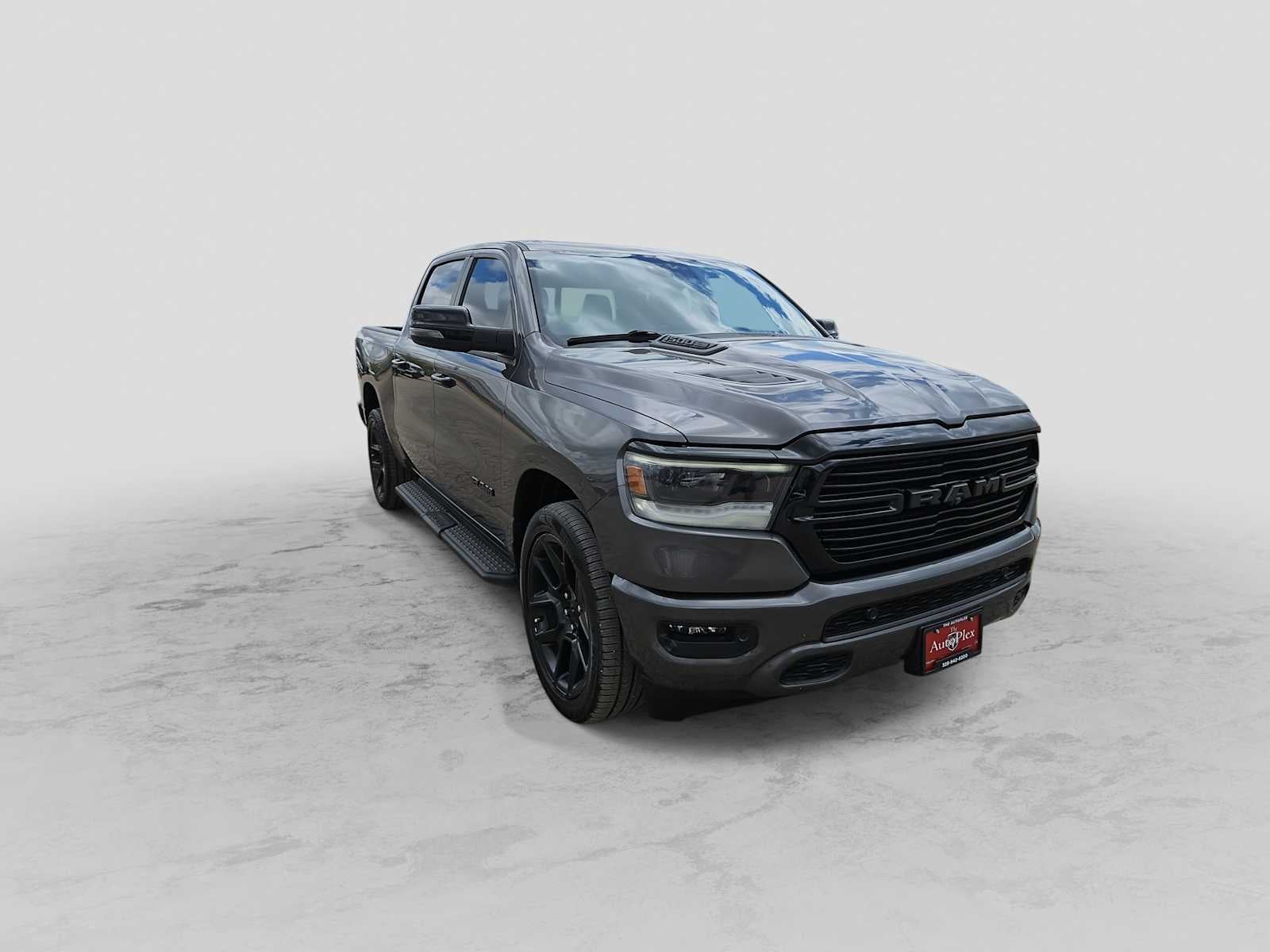 2023 RAM 1500 Laramie Crew Cab 4x2 5'7' Box