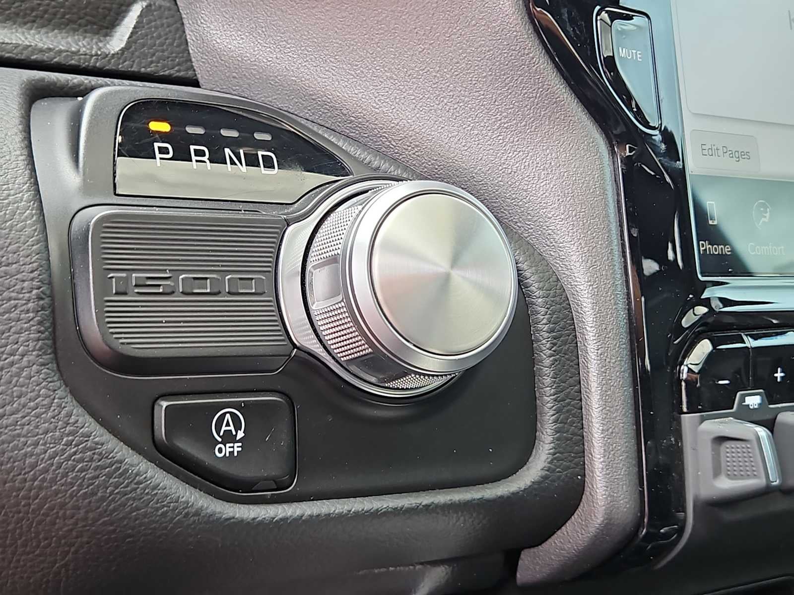 2023 RAM 1500 Laramie Crew Cab 4x2 5'7' Box