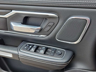 2023 RAM 1500 Laramie Crew Cab 4x2 5'7' Box