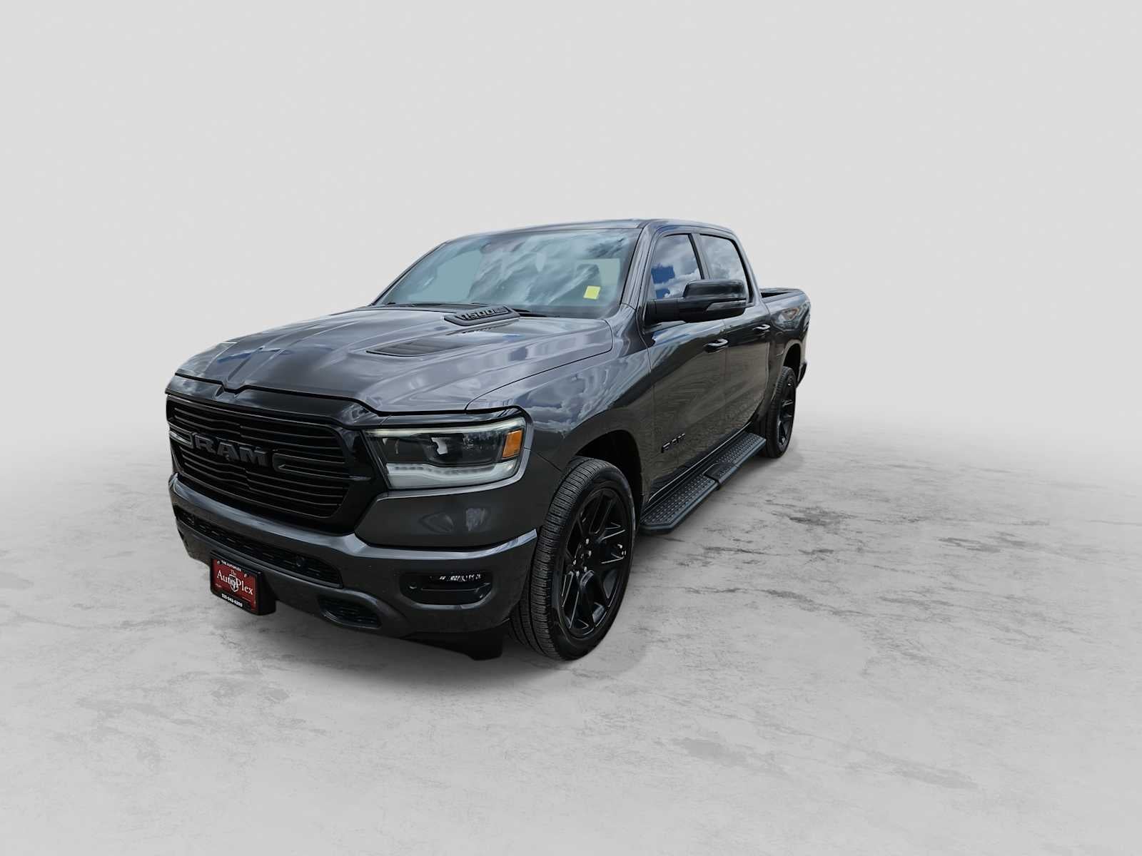 2023 RAM 1500 Laramie Crew Cab 4x2 5'7' Box