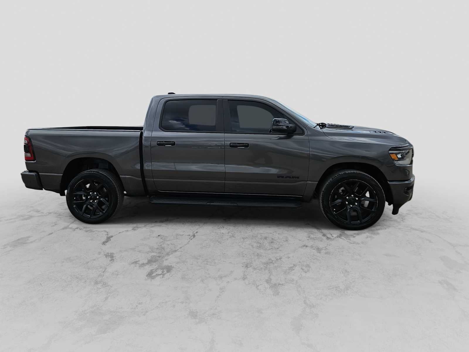 2023 RAM 1500 Laramie Crew Cab 4x2 5'7' Box