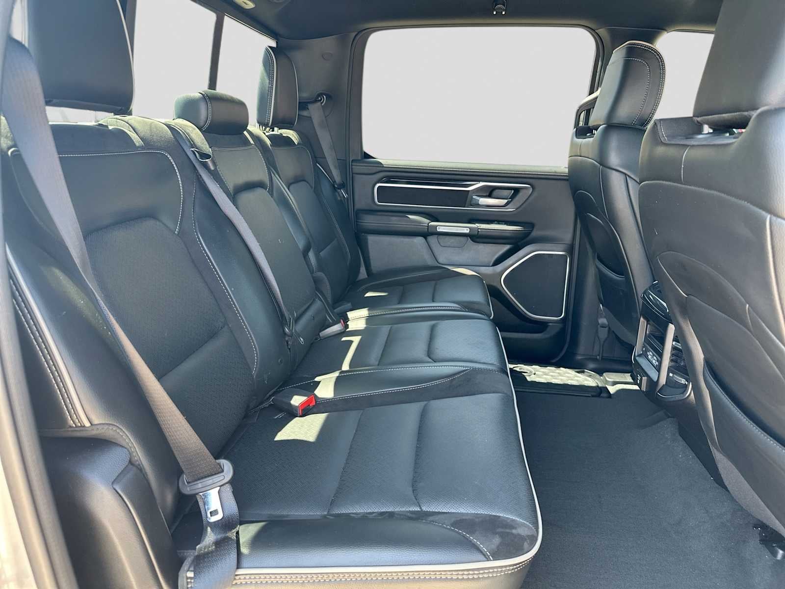 2021 RAM 1500 Laramie Crew Cab 4x2 5'7' Box