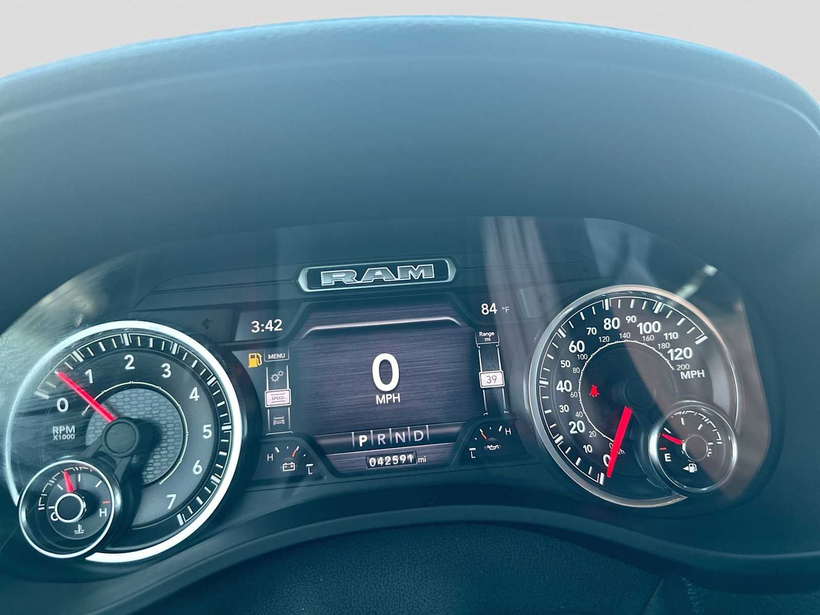 2021 RAM 1500 Laramie Crew Cab 4x2 5'7' Box