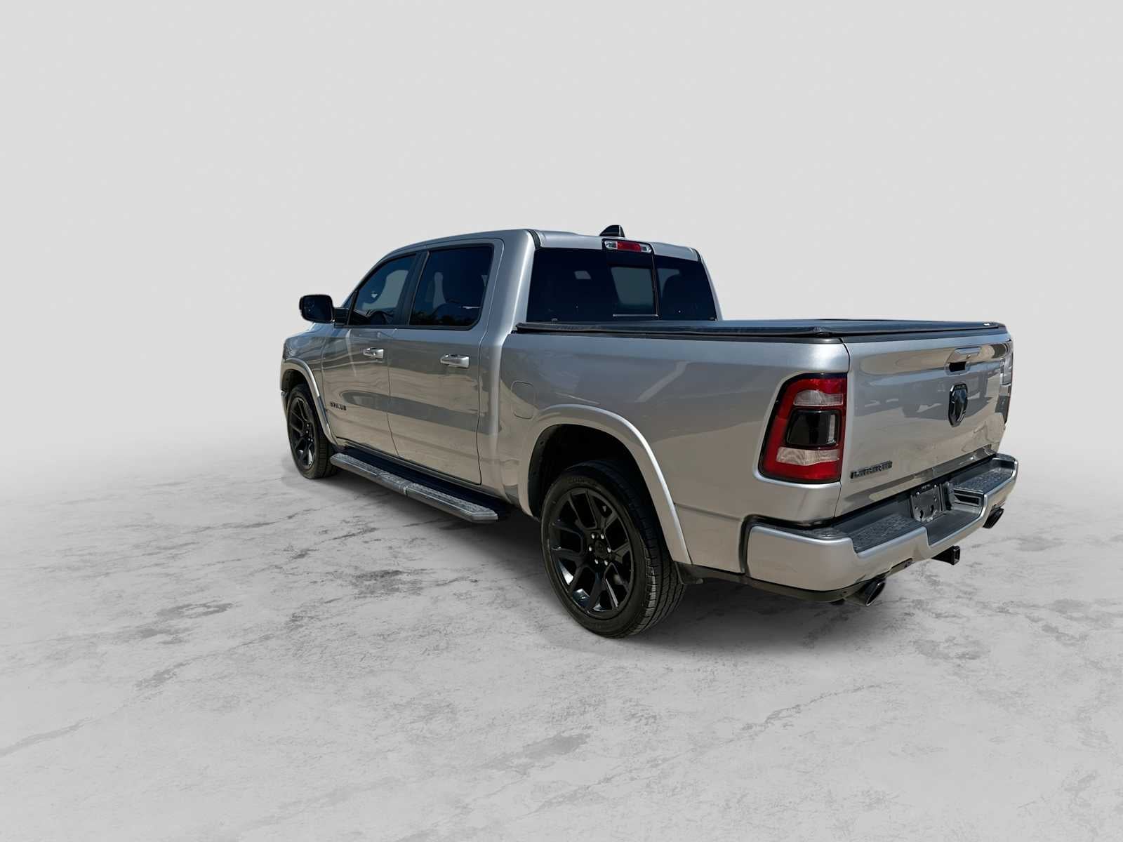 2021 RAM 1500 Laramie Crew Cab 4x2 5'7' Box