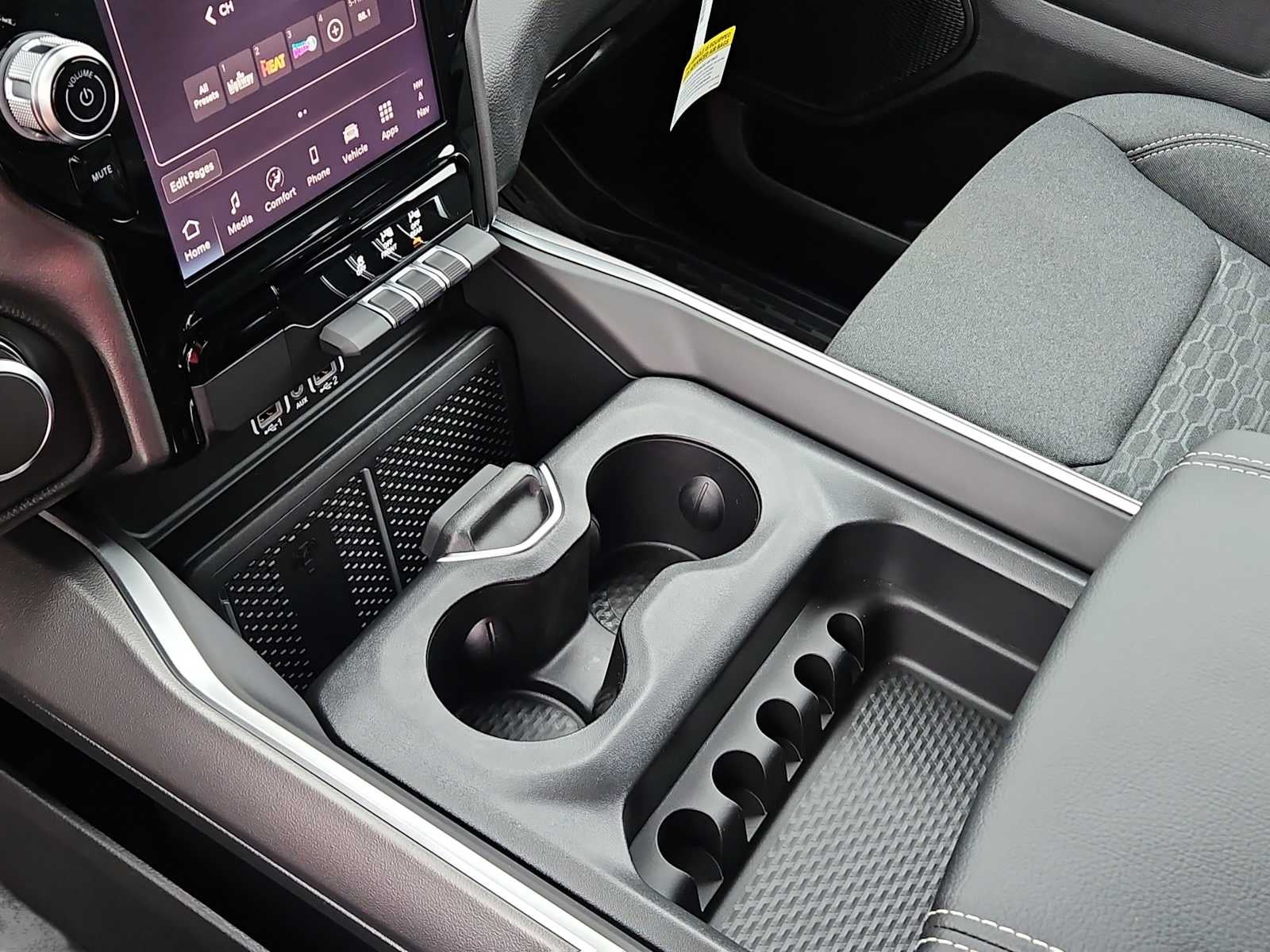 2026 RAM Ram 1500 RAM 1500 LONE STAR CREW CAB 4X4 5'7' BOX