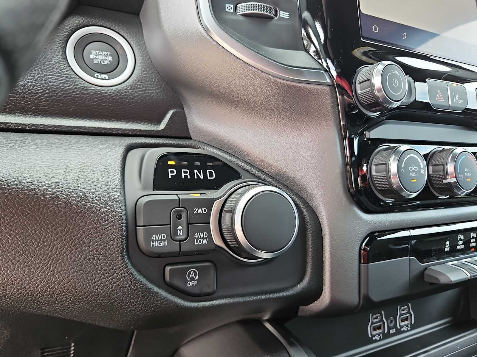 2026 RAM 1500 RAM 1500 EXPRESS CREW CAB 4X4 5'7' BOX