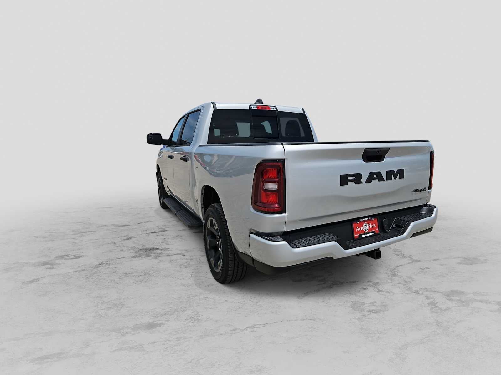 2026 RAM 1500 RAM 1500 EXPRESS CREW CAB 4X4 5'7' BOX