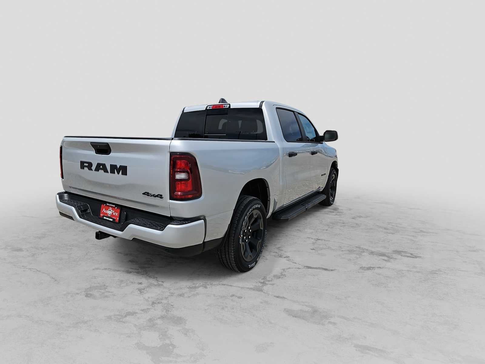 2026 RAM 1500 RAM 1500 EXPRESS CREW CAB 4X4 5'7' BOX