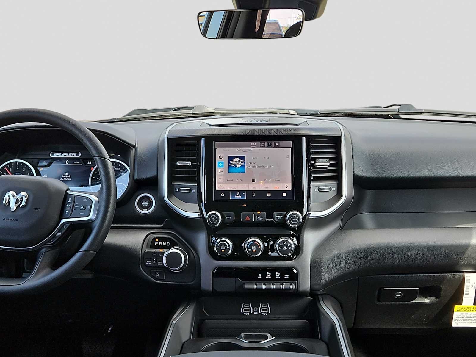 2026 RAM 1500 RAM 1500 EXPRESS CREW CAB 4X4 5'7' BOX