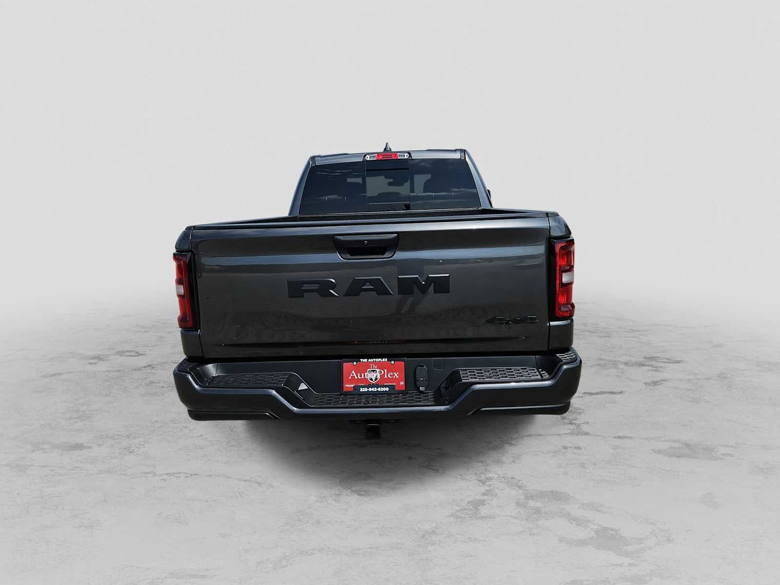 2026 RAM 1500 RAM 1500 EXPRESS CREW CAB 4X4 5'7' BOX