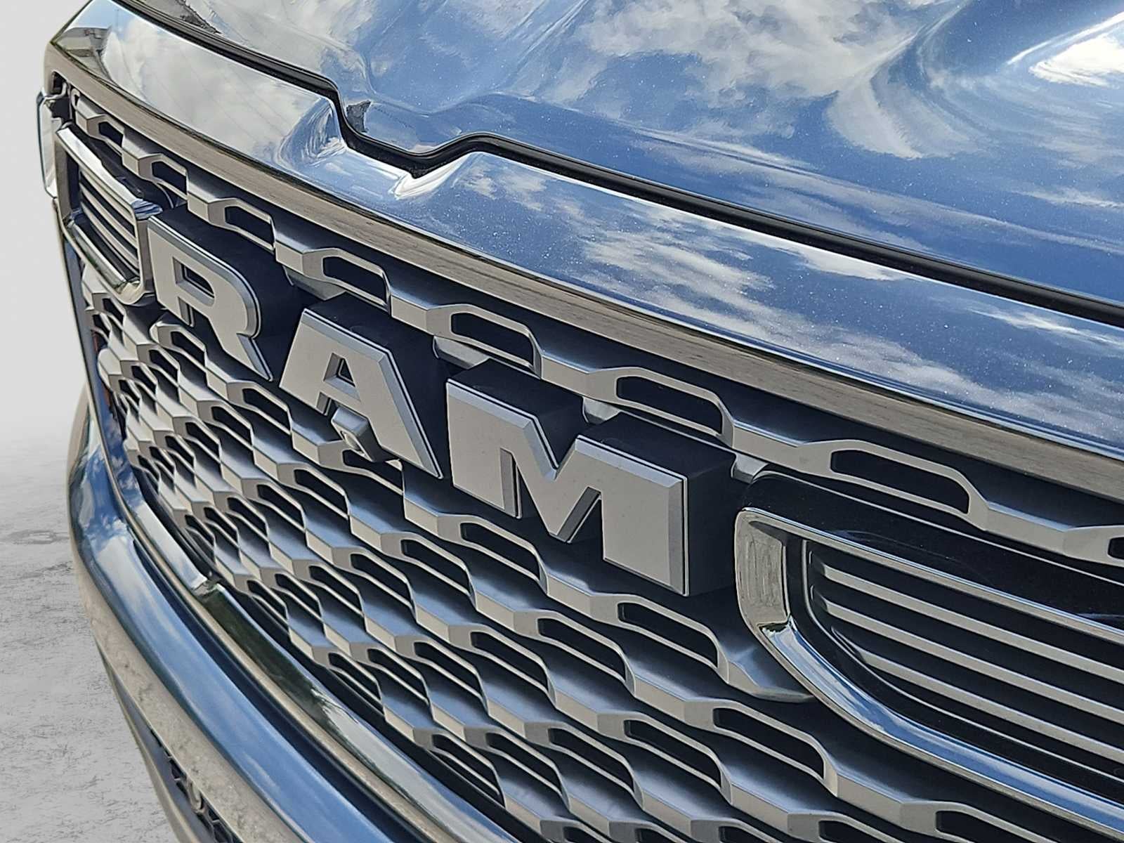 2026 RAM 1500 RAM 1500 EXPRESS CREW CAB 4X4 5'7' BOX