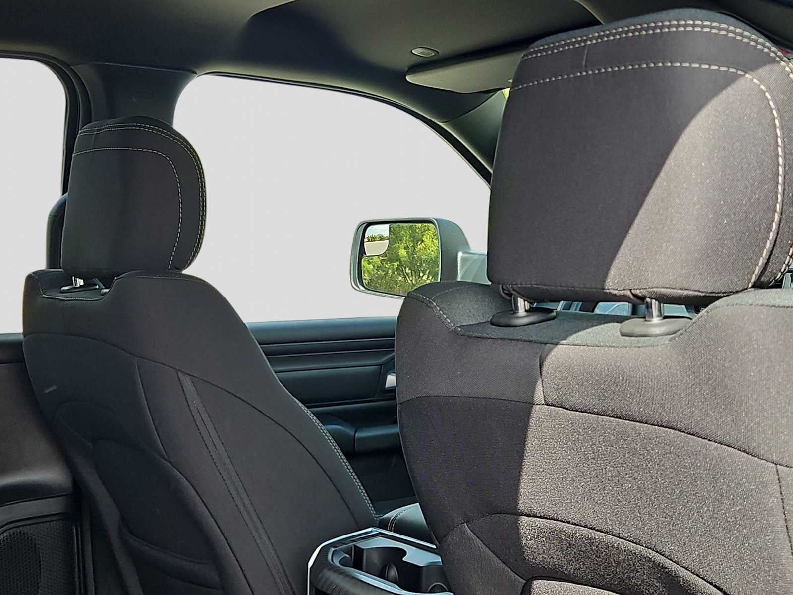 2026 RAM 1500 RAM 1500 EXPRESS CREW CAB 4X4 5'7' BOX