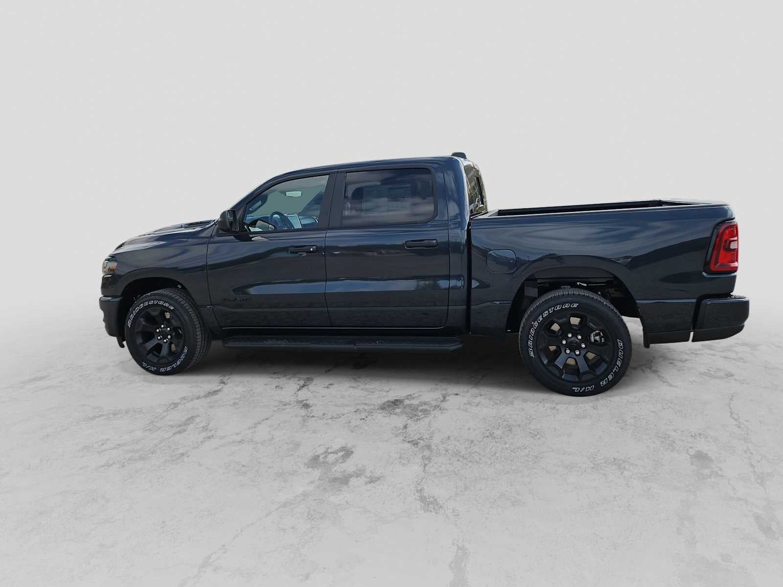 2026 RAM 1500 RAM 1500 EXPRESS CREW CAB 4X4 5'7' BOX
