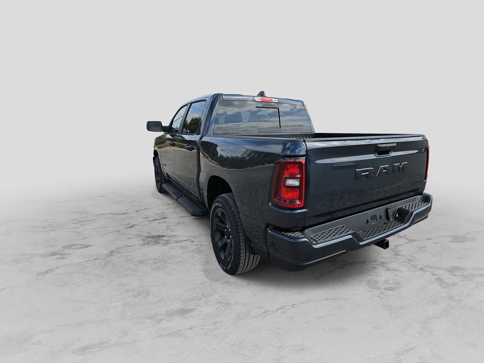 2026 RAM 1500 RAM 1500 EXPRESS CREW CAB 4X4 5'7' BOX