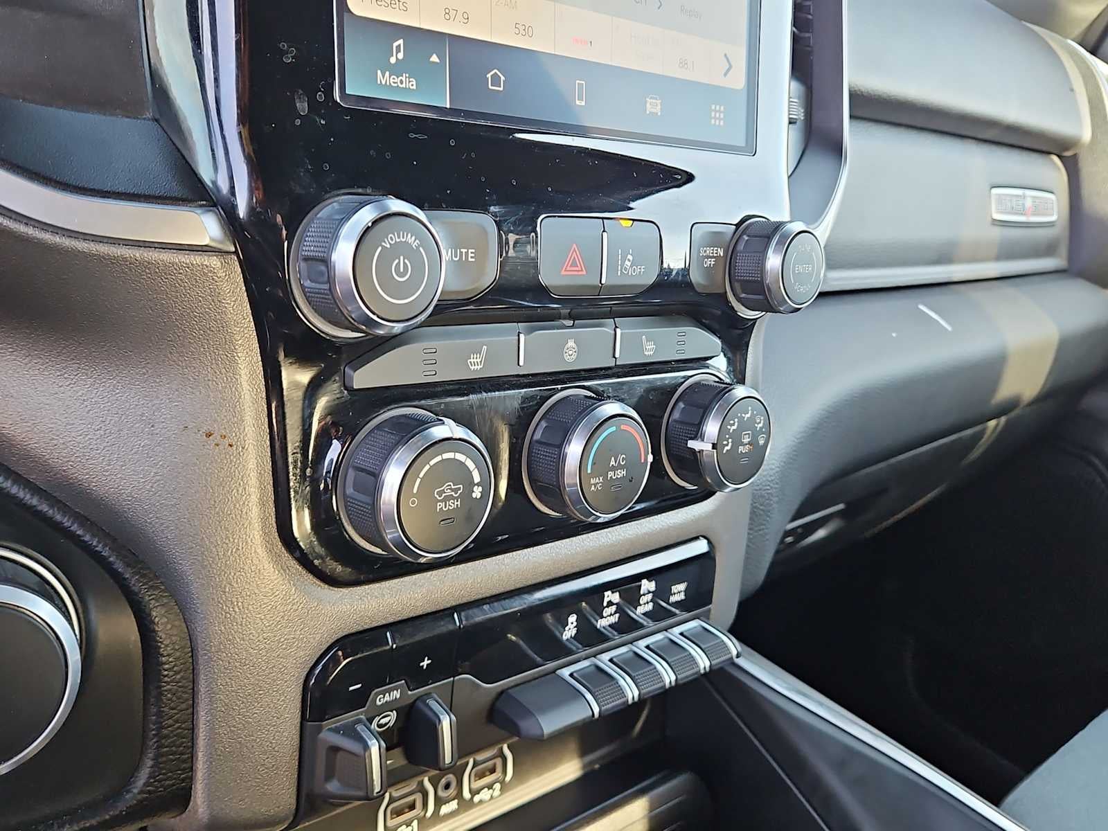 2025 RAM 1500 Lone Star Crew Cab 4x4 5'7' Box