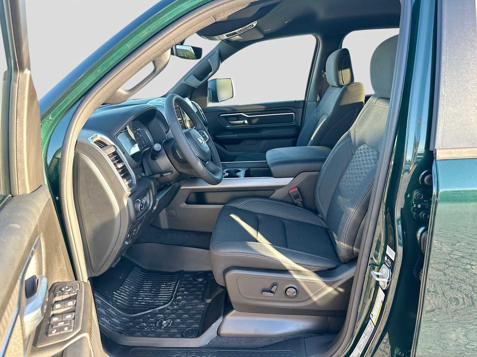 2027 RAM 1500 RAM 1500 LONE STAR CREW CAB 4X4 5'7' BOX