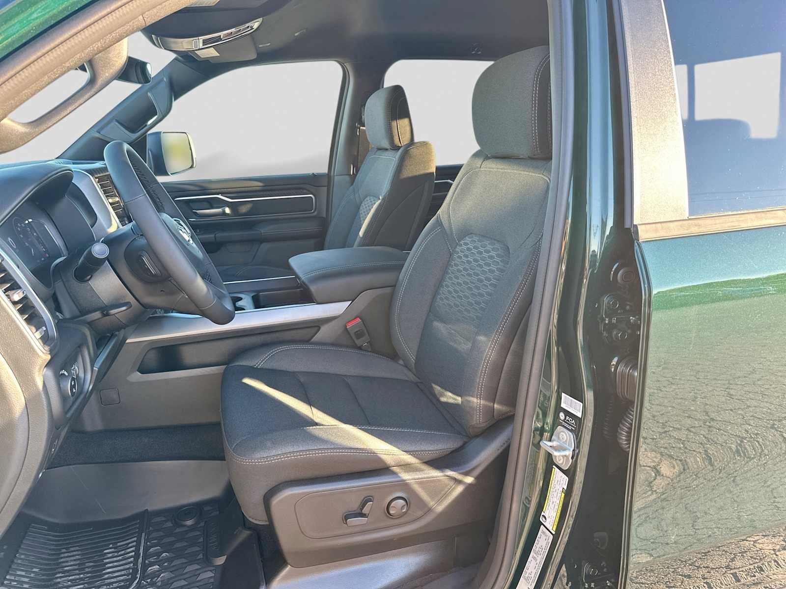 2027 RAM 1500 RAM 1500 LONE STAR CREW CAB 4X4 5'7' BOX