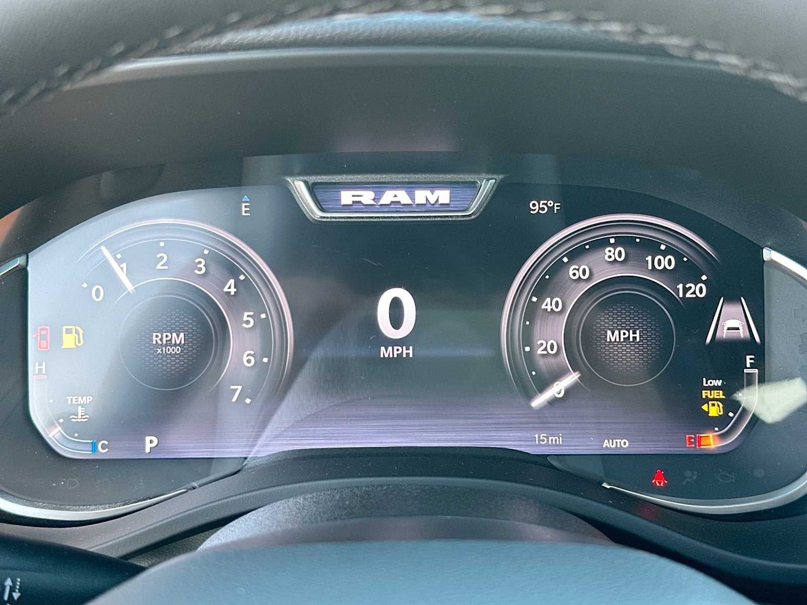 2027 RAM 1500 RAM 1500 LONE STAR CREW CAB 4X4 5'7' BOX
