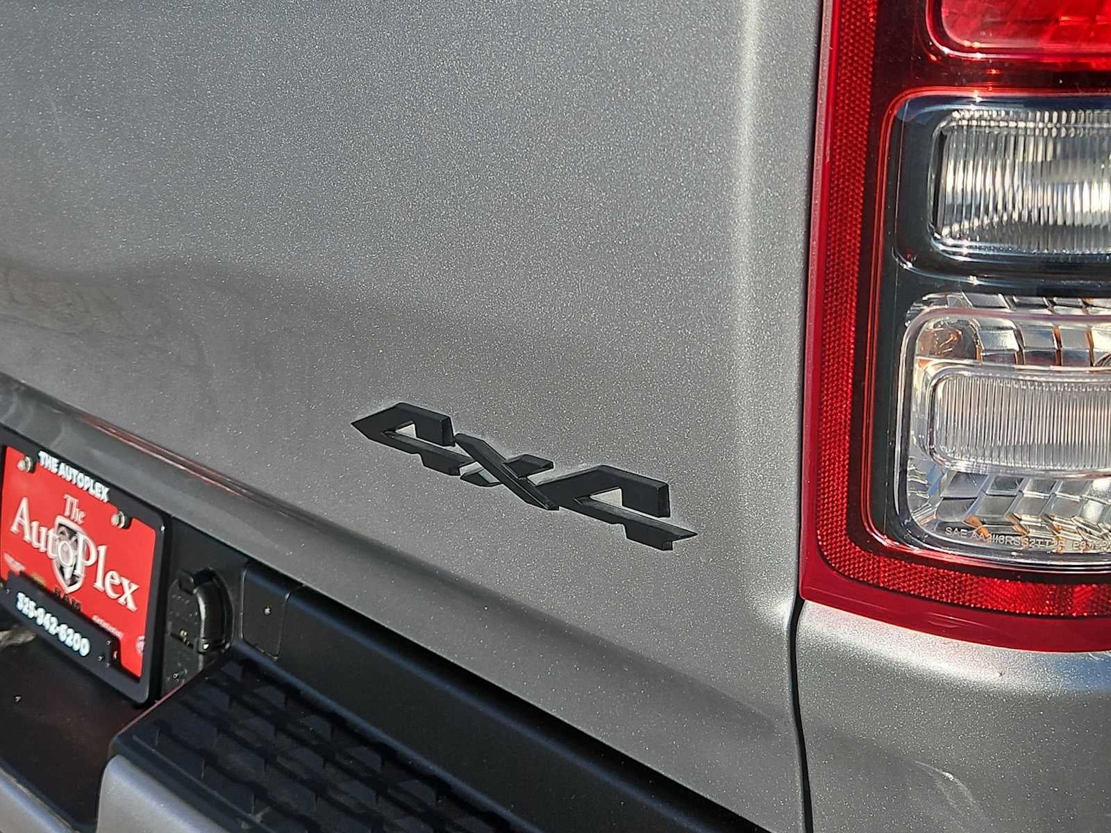 2022 RAM 1500 Lone Star 4x4 Crew Cab 57 Box