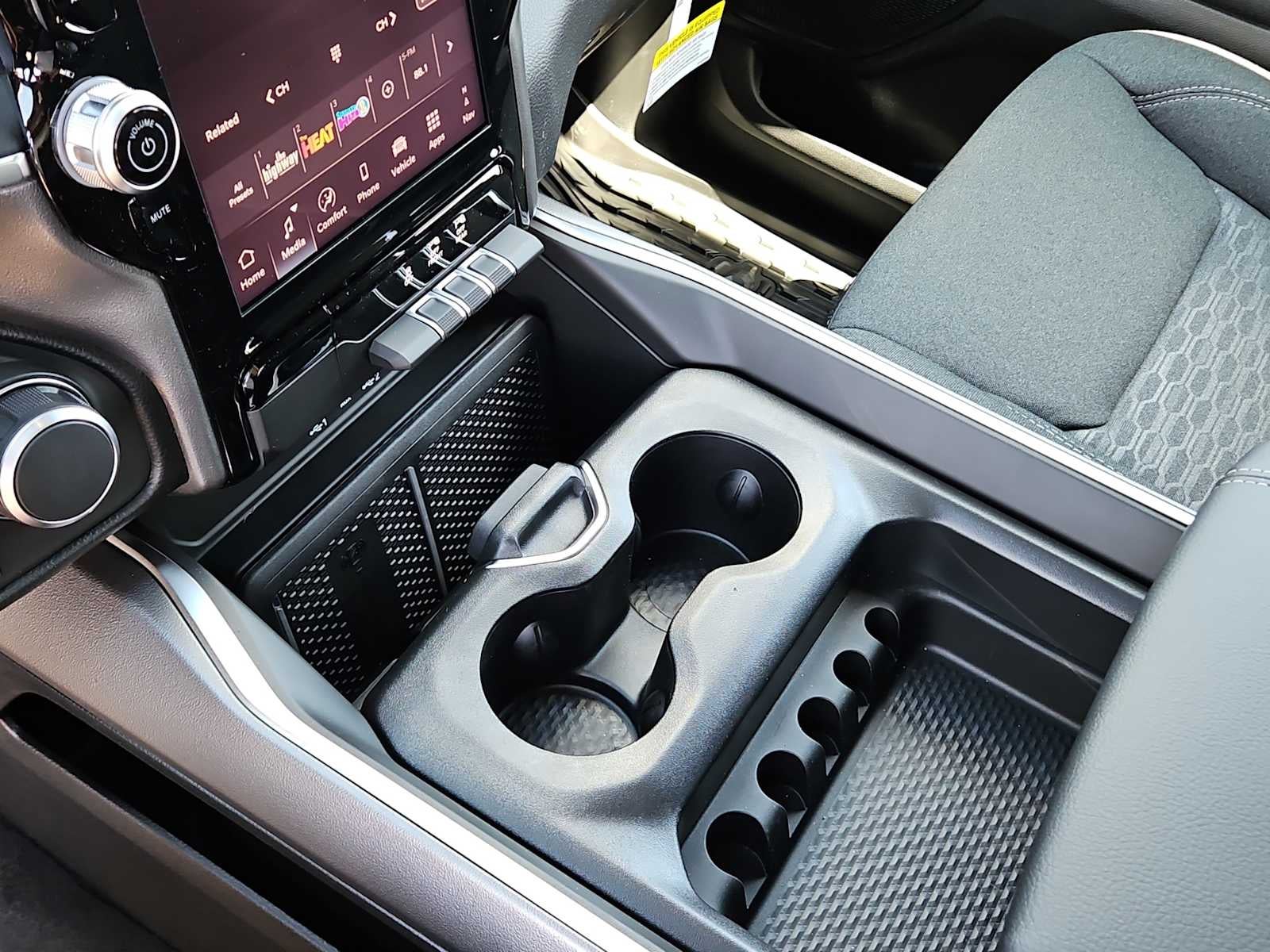 2026 RAM Ram 1500 RAM 1500 LONE STAR CREW CAB 4X4 5'7' BOX