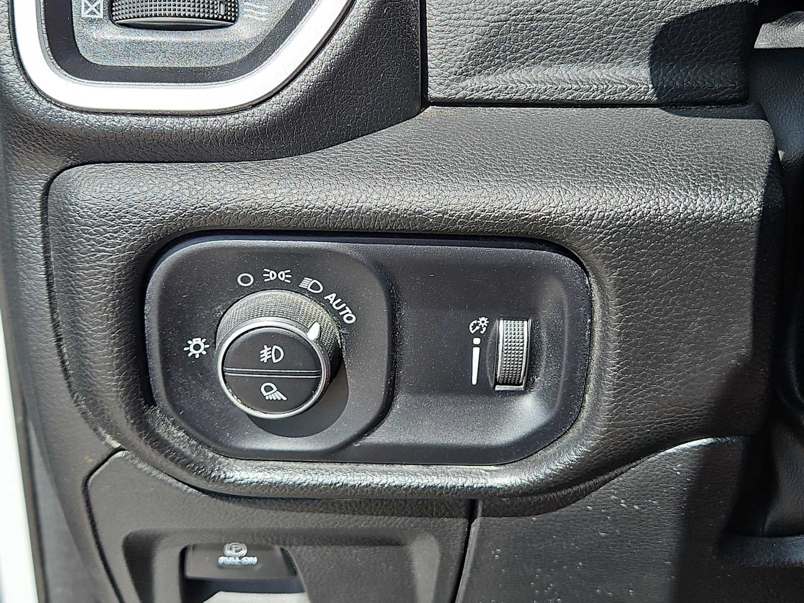 2023 RAM 1500 Big Horn Crew Cab 4x4 5'7' Box