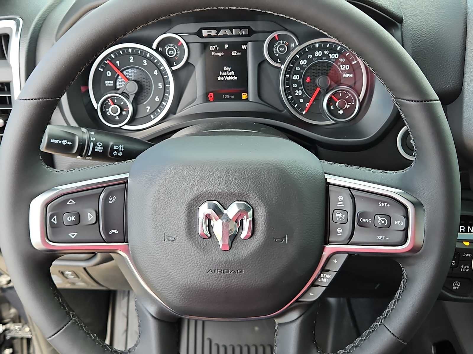 2026 RAM 1500 RAM 1500 BIG HORN CREW CAB 4X4 5'7' BOX