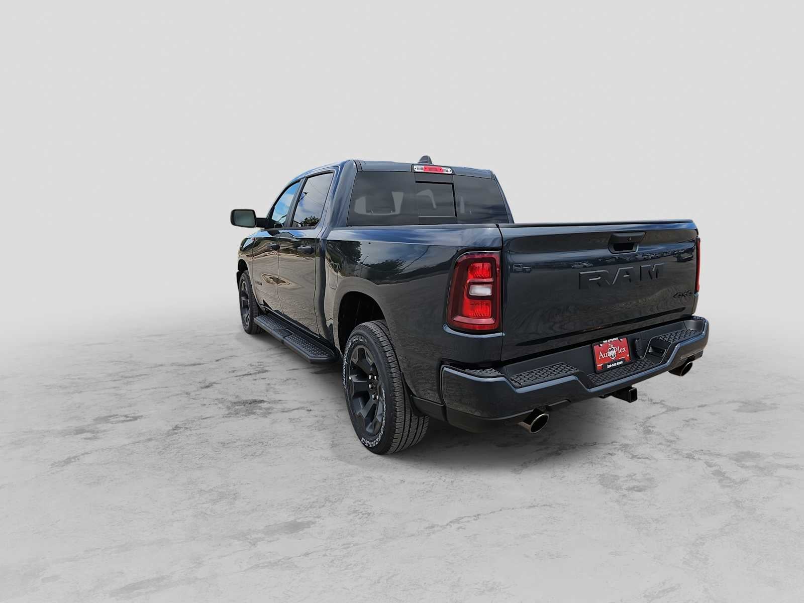 2026 RAM 1500 RAM 1500 EXPRESS CREW CAB 4X4 5'7' BOX