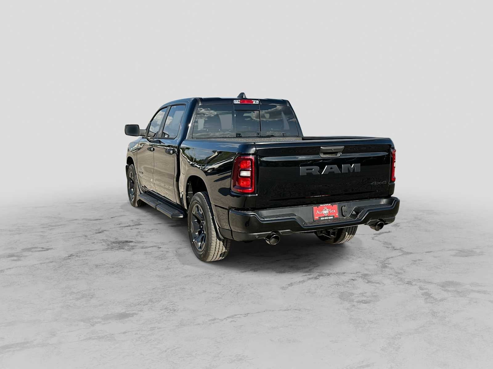 2026 RAM 1500 RAM 1500 EXPRESS CREW CAB 4X4 5'7' BOX