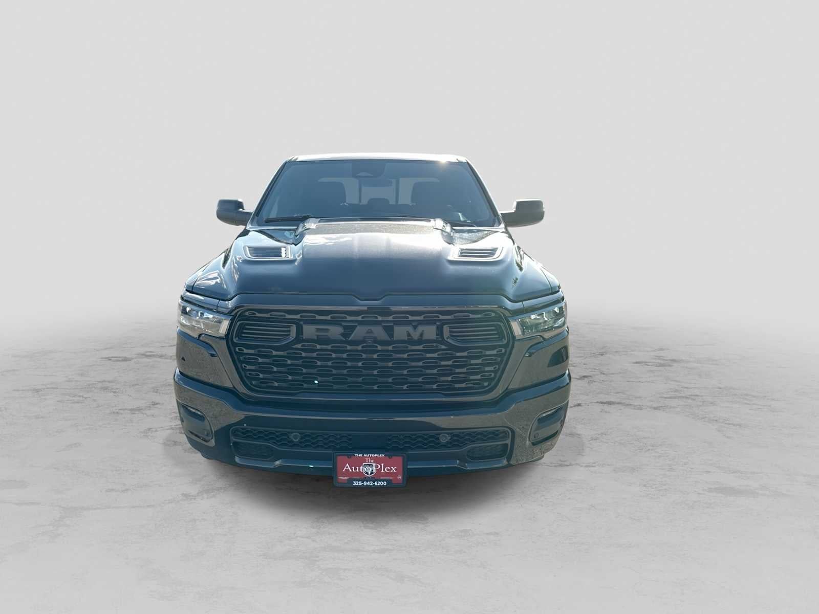 2026 RAM 1500 RAM 1500 EXPRESS CREW CAB 4X4 5'7' BOX