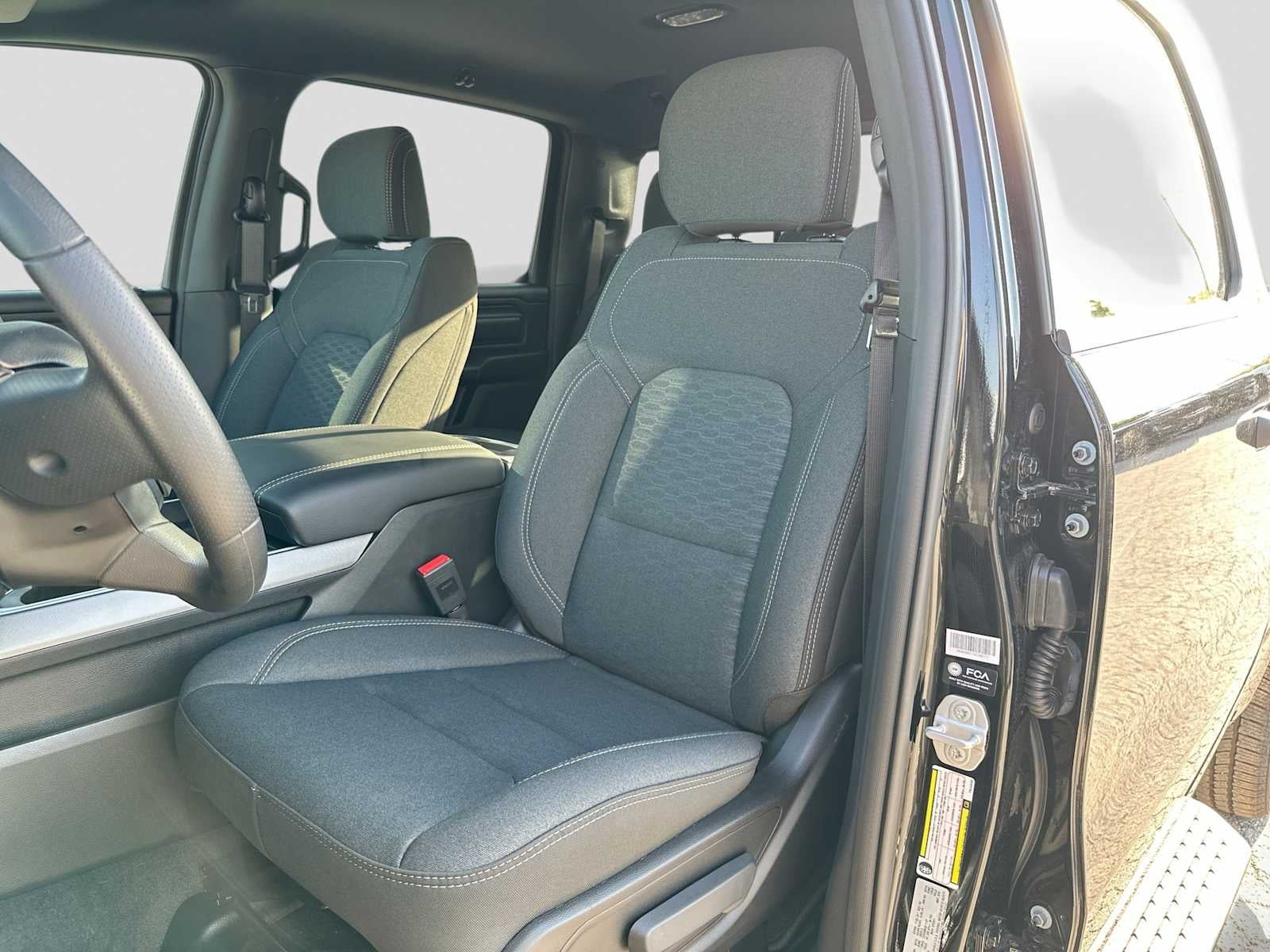 2026 RAM 1500 RAM 1500 EXPRESS CREW CAB 4X4 5'7' BOX