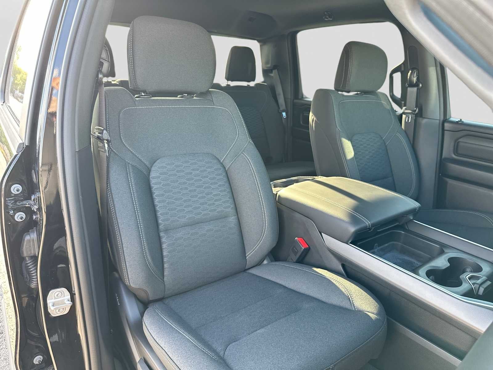 2026 RAM 1500 RAM 1500 EXPRESS CREW CAB 4X4 5'7' BOX