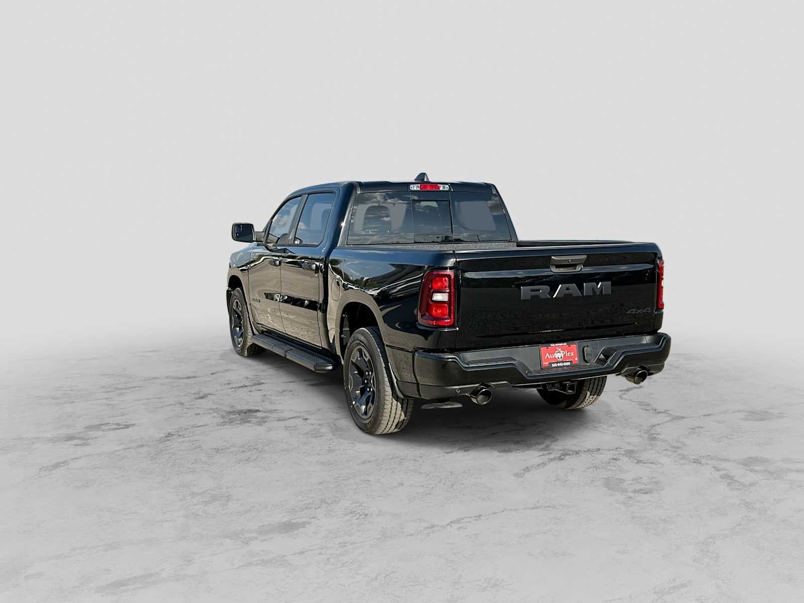 2026 RAM 1500 RAM 1500 EXPRESS CREW CAB 4X4 5'7' BOX