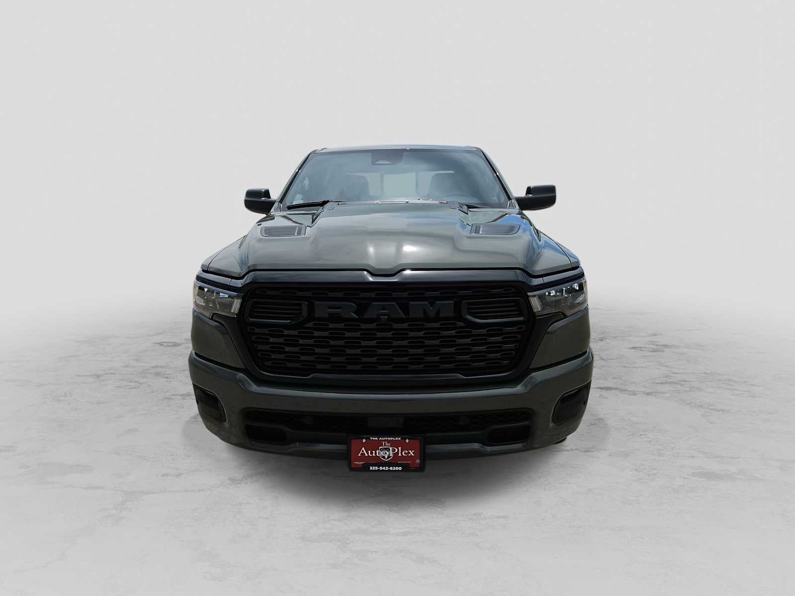 2026 RAM 1500 RAM 1500 EXPRESS CREW CAB 4X4 5'7' BOX