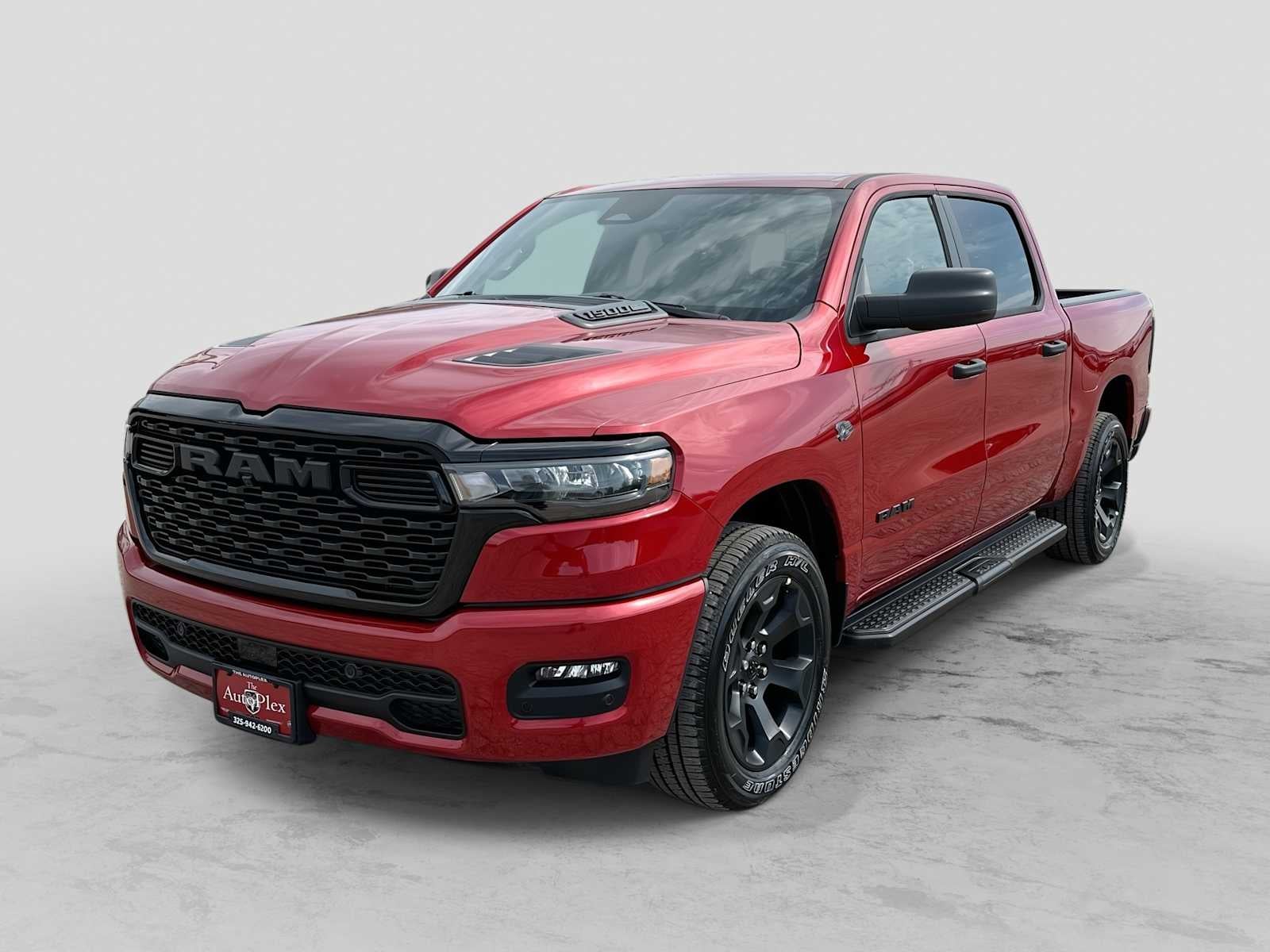 2027 RAM 1500 RAM 1500 EXPRESS CREW CAB 4X4 5'7' BOX