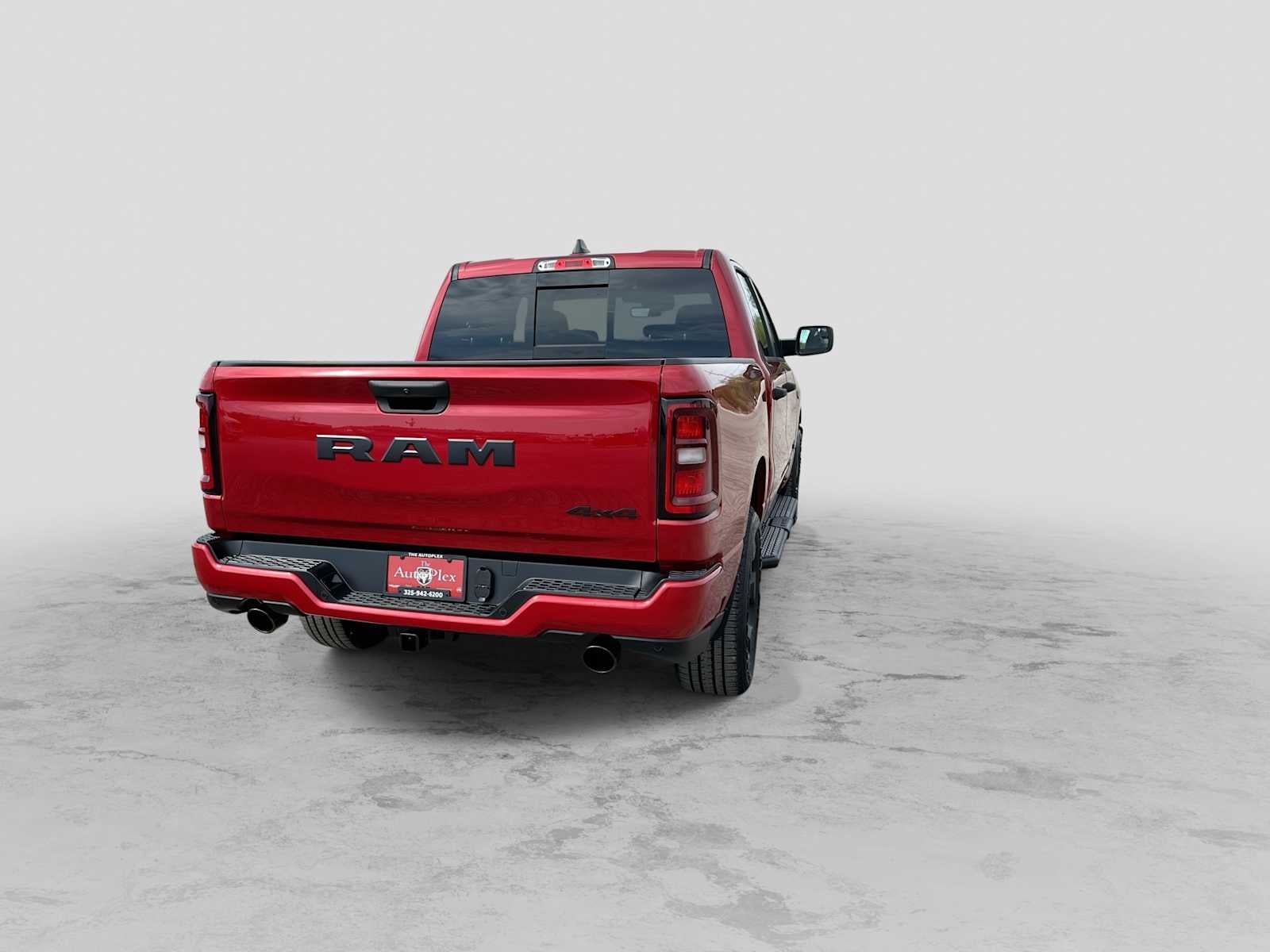 2027 RAM 1500 RAM 1500 EXPRESS CREW CAB 4X4 5'7' BOX