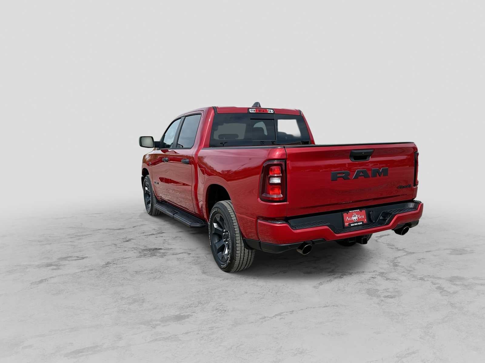 2027 RAM 1500 RAM 1500 EXPRESS CREW CAB 4X4 5'7' BOX