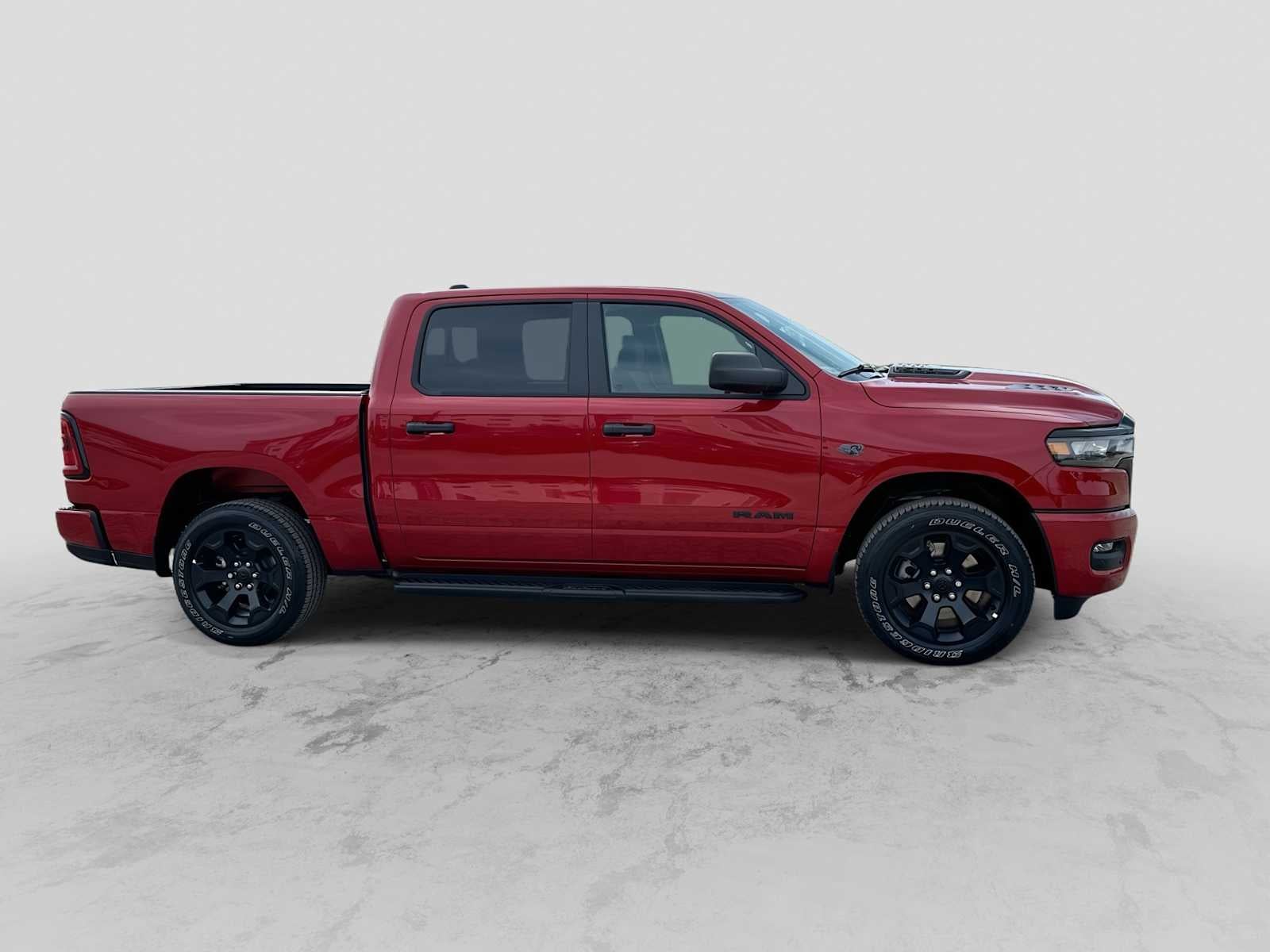 2027 RAM 1500 RAM 1500 EXPRESS CREW CAB 4X4 5'7' BOX