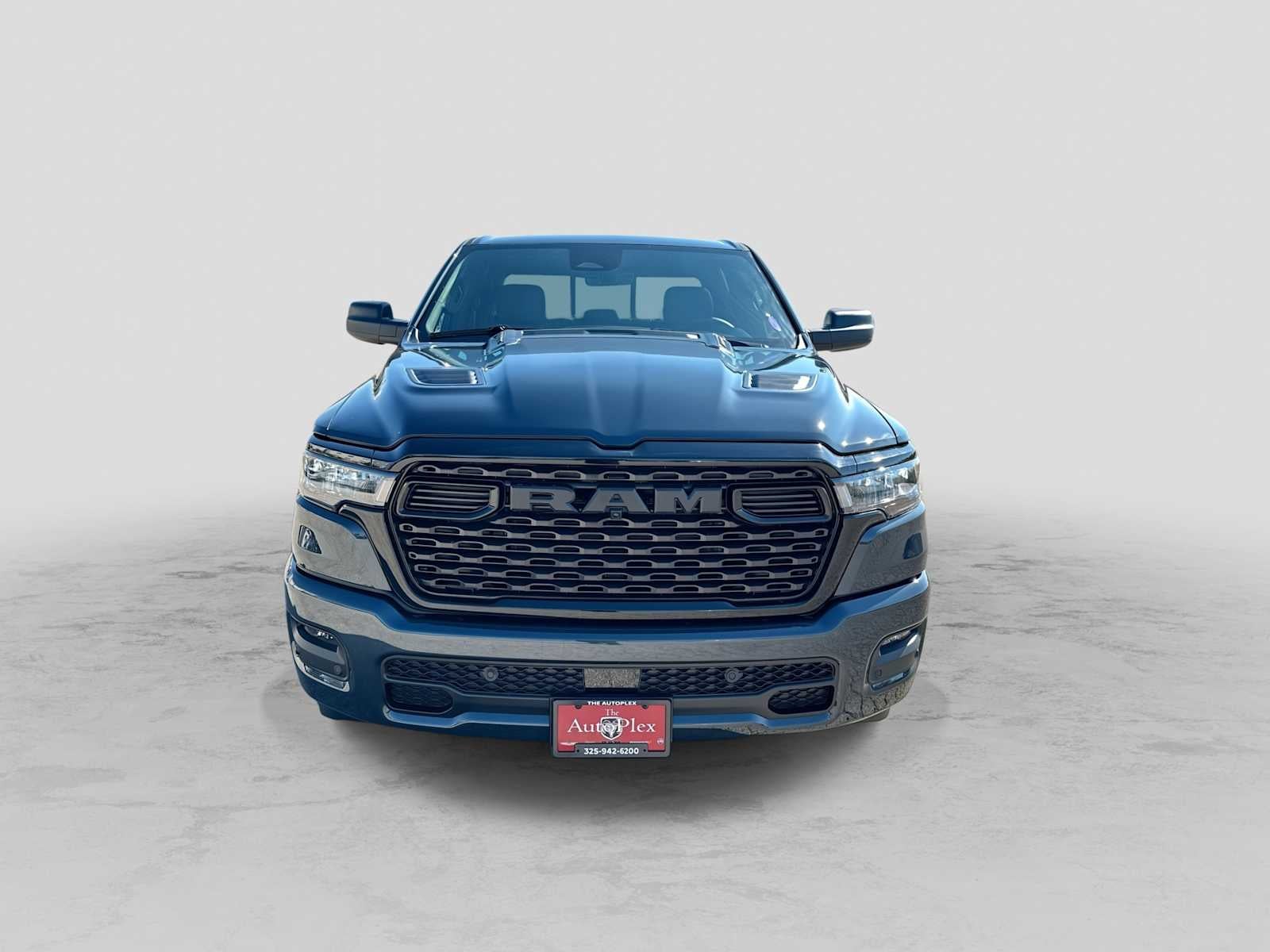 2027 RAM 1500 RAM 1500 EXPRESS CREW CAB 4X4 5'7' BOX