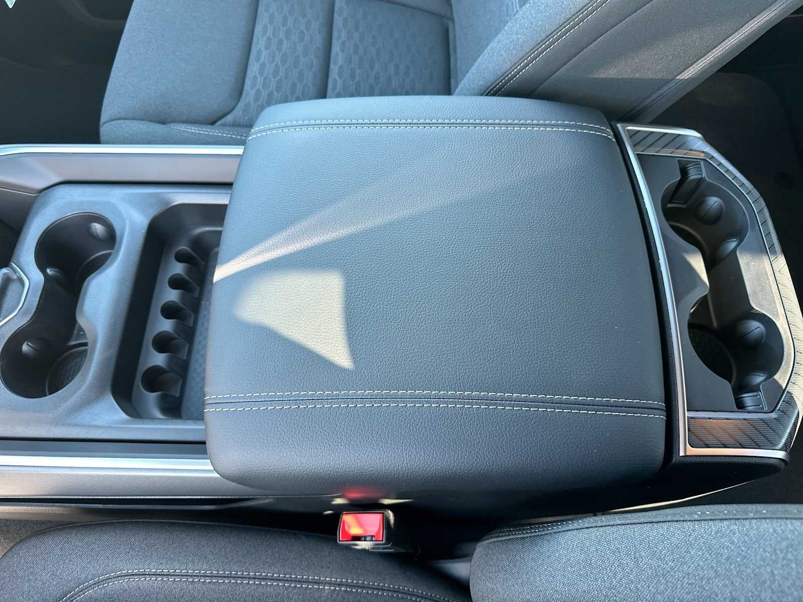 2027 RAM 1500 RAM 1500 EXPRESS CREW CAB 4X4 5'7' BOX