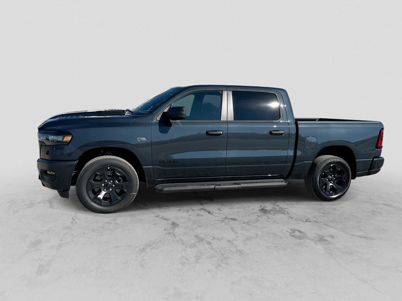 2027 RAM 1500 RAM 1500 EXPRESS CREW CAB 4X4 5'7' BOX