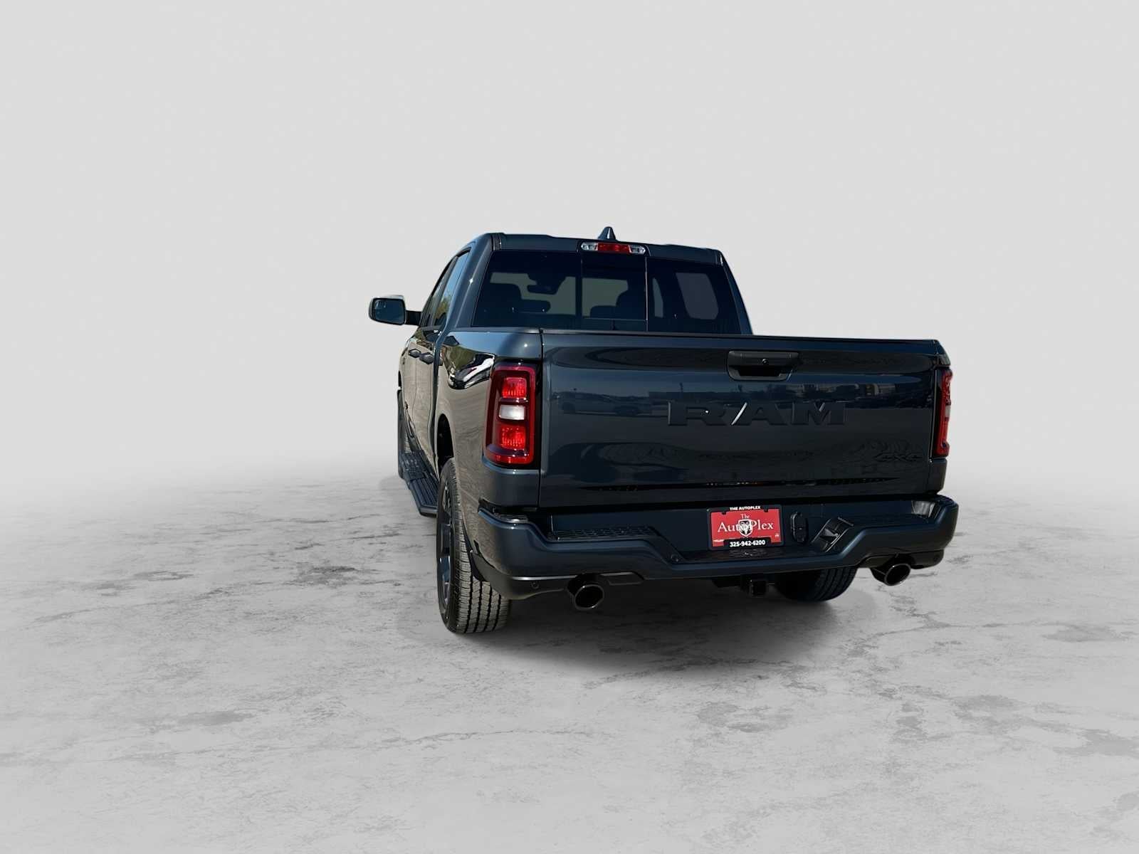 2027 RAM 1500 RAM 1500 EXPRESS CREW CAB 4X4 5'7' BOX