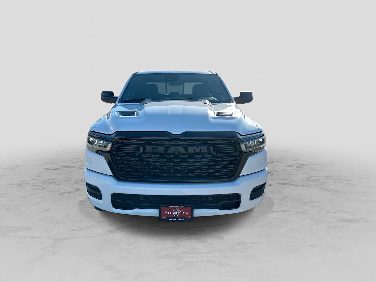 2027 RAM 1500 RAM 1500 EXPRESS CREW CAB 4X4 5'7' BOX