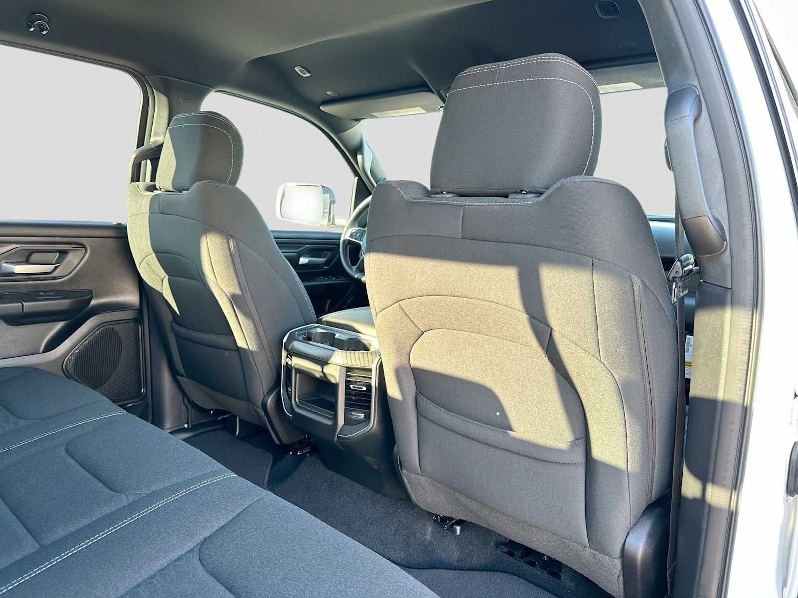 2027 RAM 1500 RAM 1500 EXPRESS CREW CAB 4X4 5'7' BOX