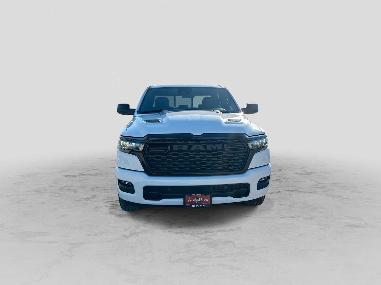 2027 RAM 1500 RAM 1500 EXPRESS CREW CAB 4X4 5'7' BOX