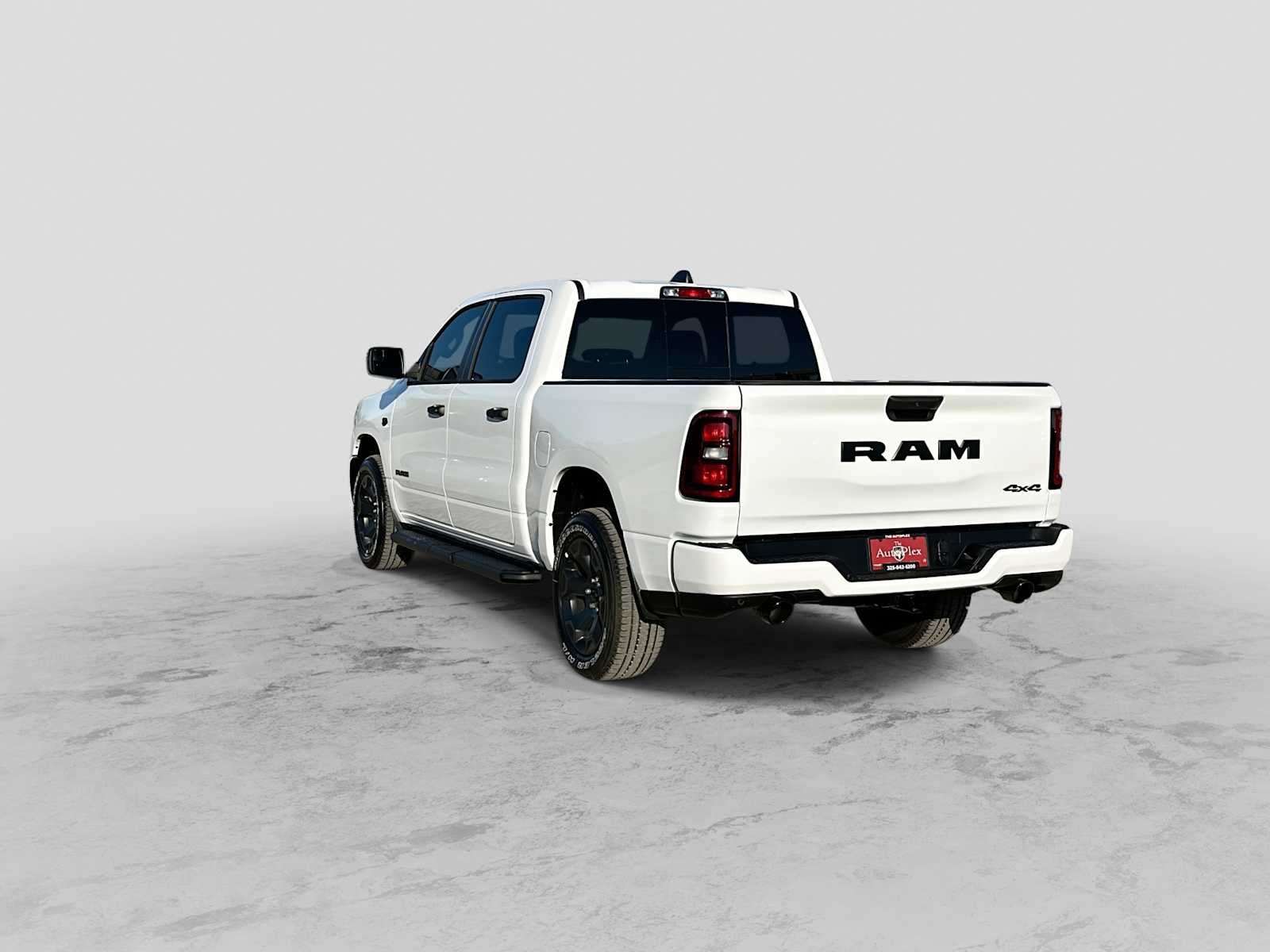 2027 RAM 1500 RAM 1500 EXPRESS CREW CAB 4X4 5'7' BOX