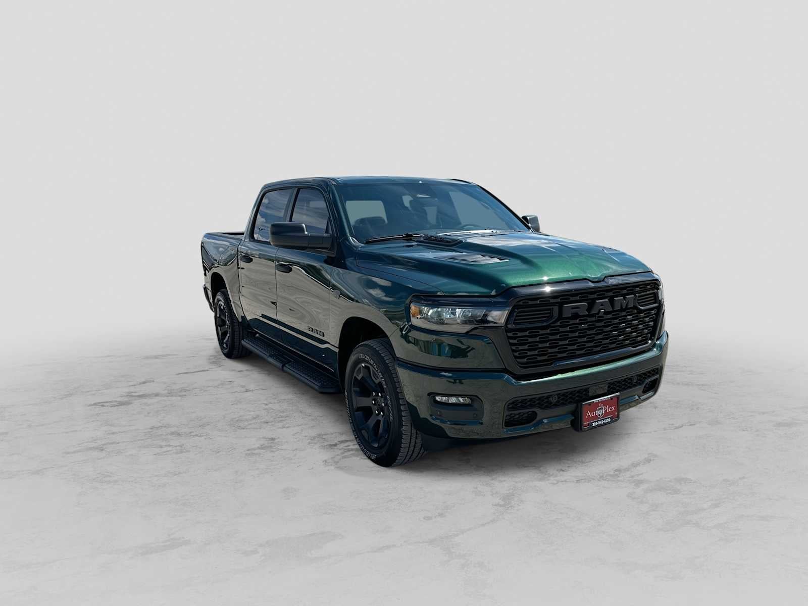 2027 RAM 1500 RAM 1500 EXPRESS CREW CAB 4X4 5'7' BOX