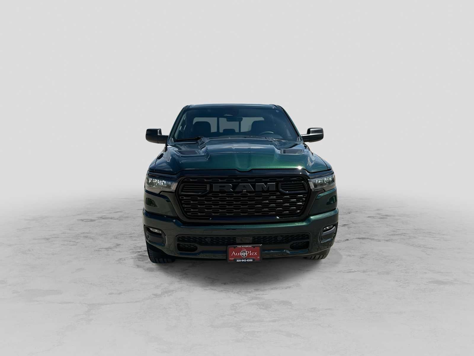 2027 RAM 1500 RAM 1500 EXPRESS CREW CAB 4X4 5'7' BOX