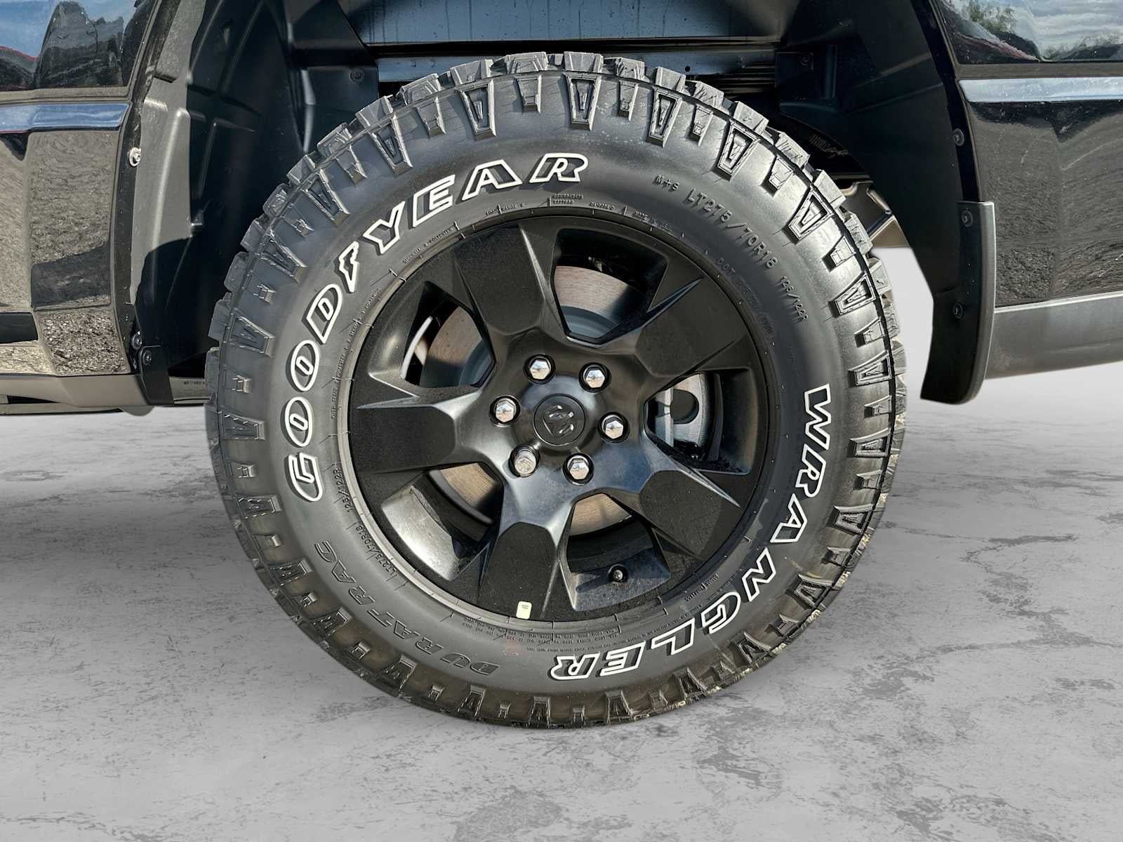 2027 RAM 1500 RAM 1500 WARLOCK CREW CAB 4X4 5'7' BOX